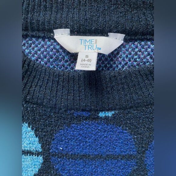 Time and Tru Women's Retro Print Sweater Size SM - Picture 3 of 5